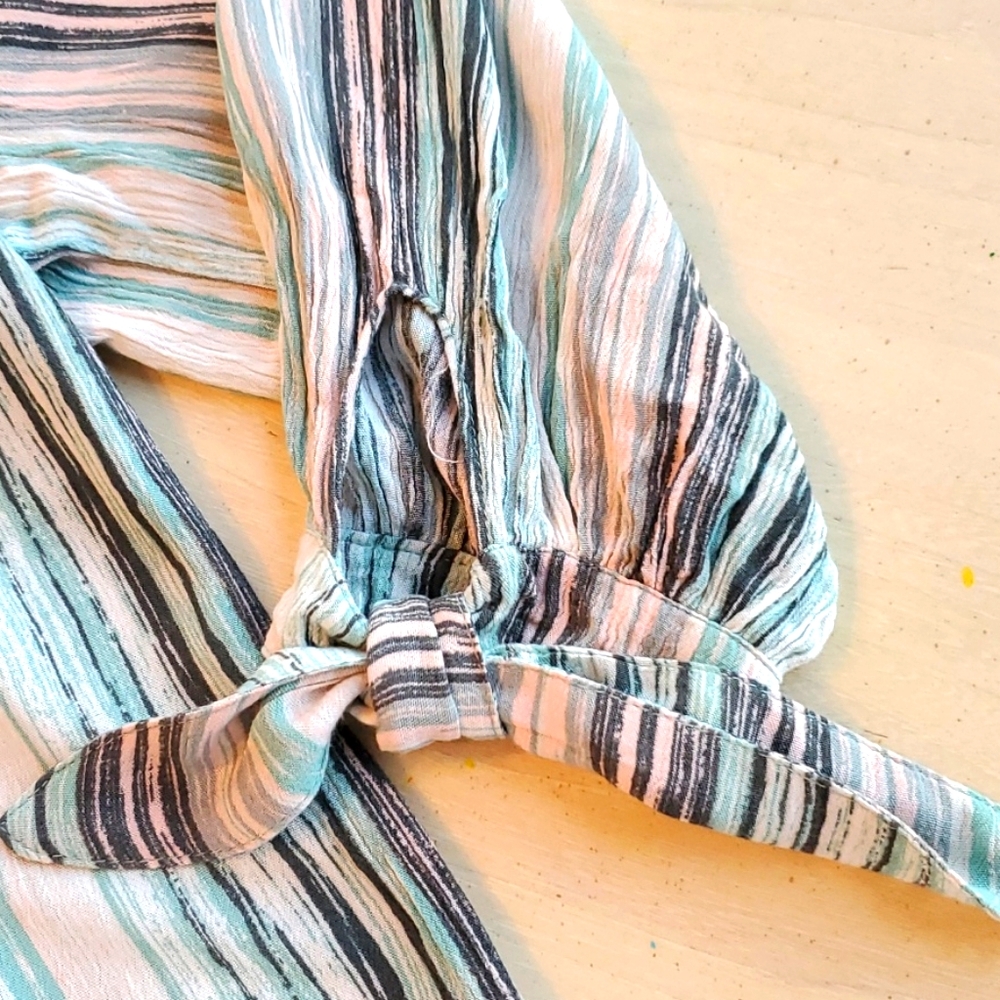 🌺3 for $10 Jolt Blouse - Picture 6 of 6